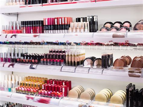 Explore Our Top Picks at the Trendiest Makeup Store in 40165
